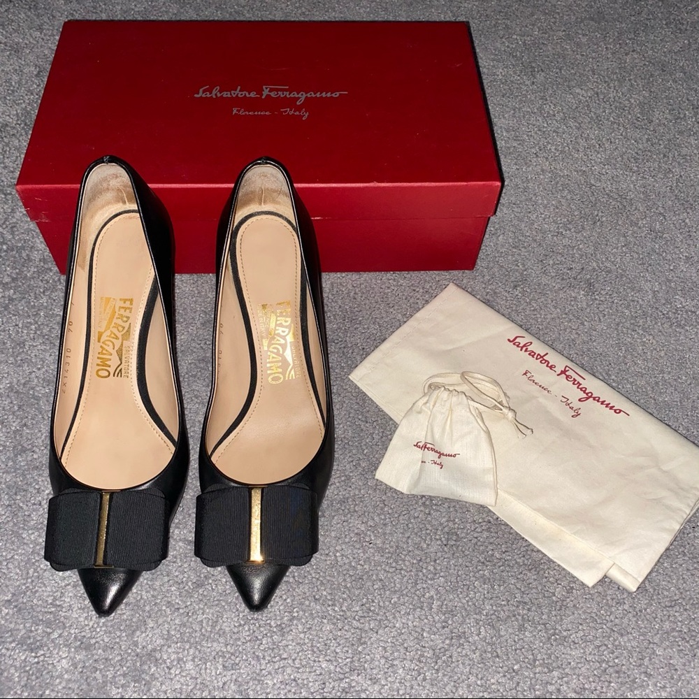Salvatore Ferragamo Mimi Pump size 7